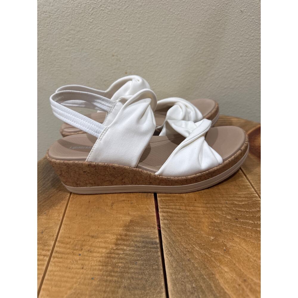 BZees For Lifestride women's Riley wedge sandals  white size 10 new